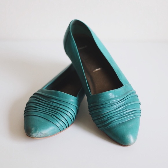 Vintage Teal Pointed Toe Flats