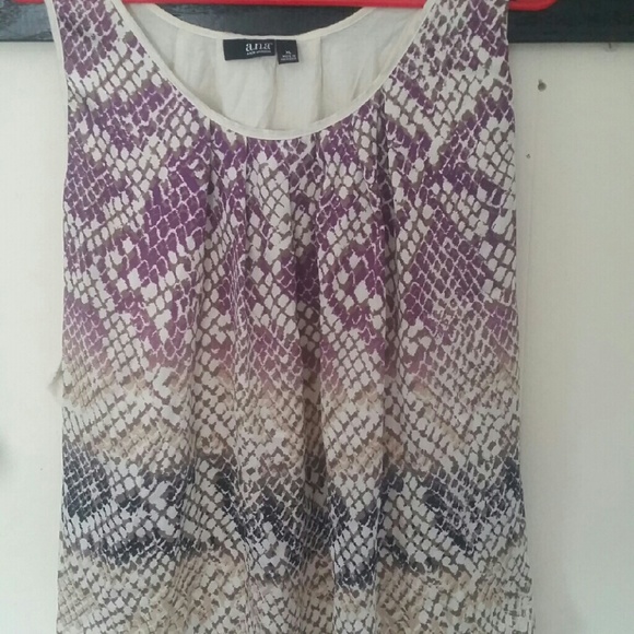 Snake scaled multicolored tank