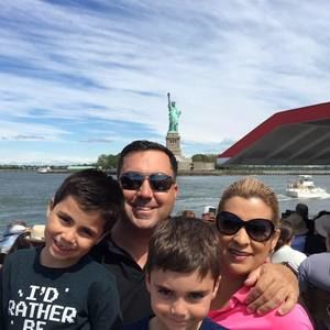 Meet your Posher, Dennis