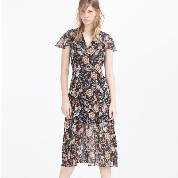 Zara Dresses & Skirts - 💕Host Pick💕 Zara dress