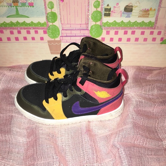 Girls Air Jordan 1 Mid, size 13c
