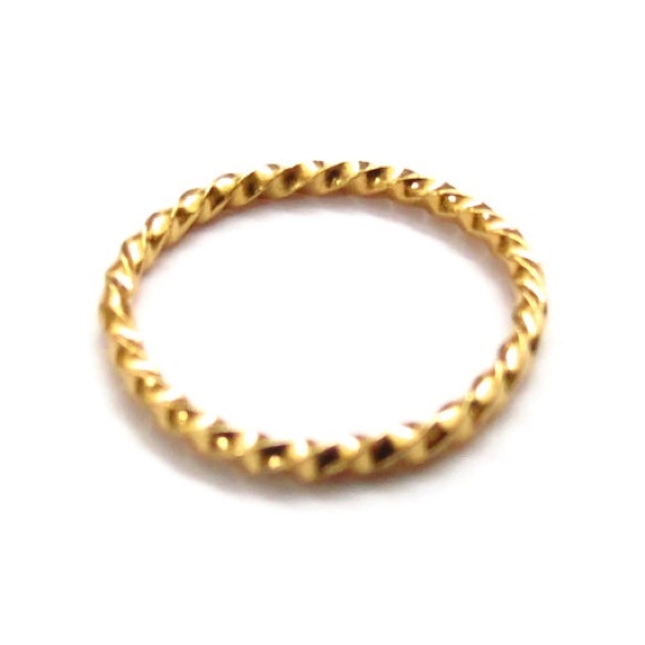 Hold NWOT Twisted gold ring/midi ring comes in a pouch - Picture 2 of 3