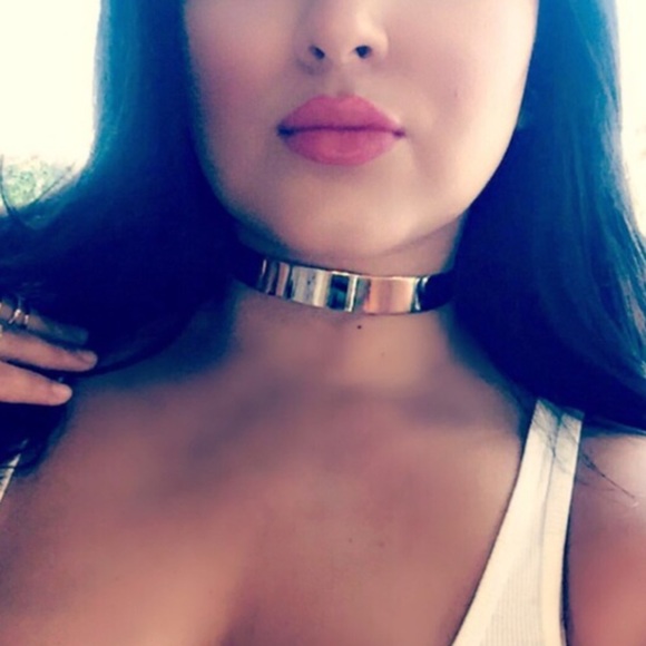 #1 Seller✨ Gold Choker 😍✨ - Picture 5 of 6