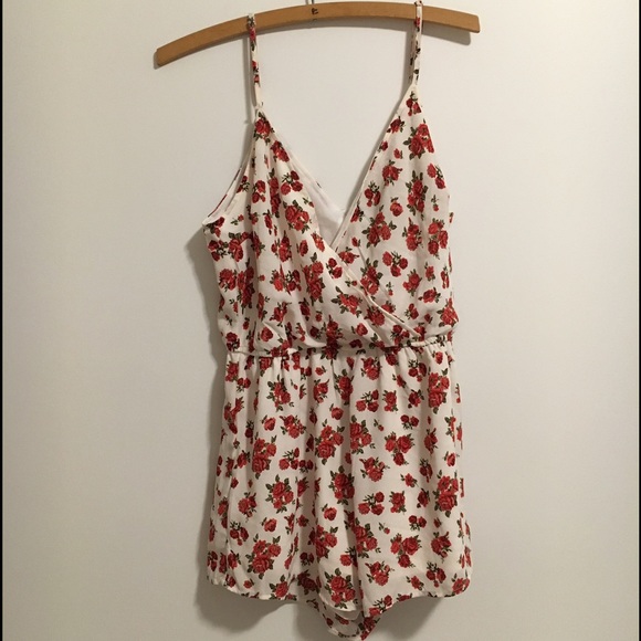 💃🏽Gorgeous rose romper💃🏻
