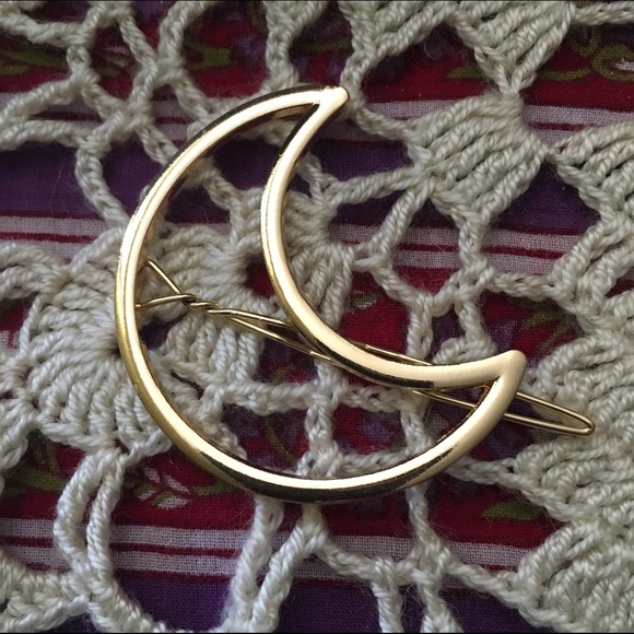 🆕Boho Crescent Moon Hair Clip | $4 bundle price - Picture 2 of 3