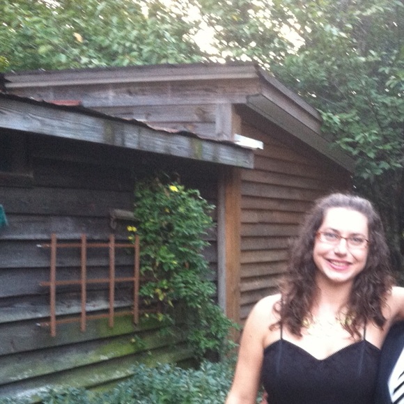 Meet your Posher, Emily - Picture 1 of 1