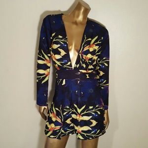 Deep V nec LS jumper