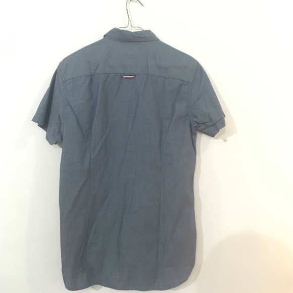 Men's chambray Tommy Hilfiger--Never been worn! - Picture 2 of 2
