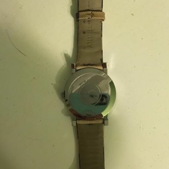 Burberry watch - Picture 3 of 3