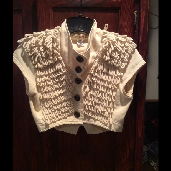 Prairie Underground "Fur" Shrug - Picture 2 of 4