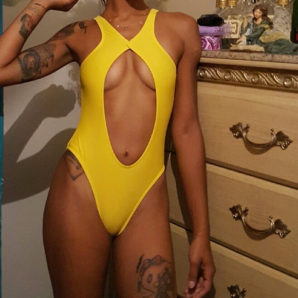 Yellow cut out Bathing suit - Picture 2 of 2