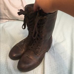 Combat boots