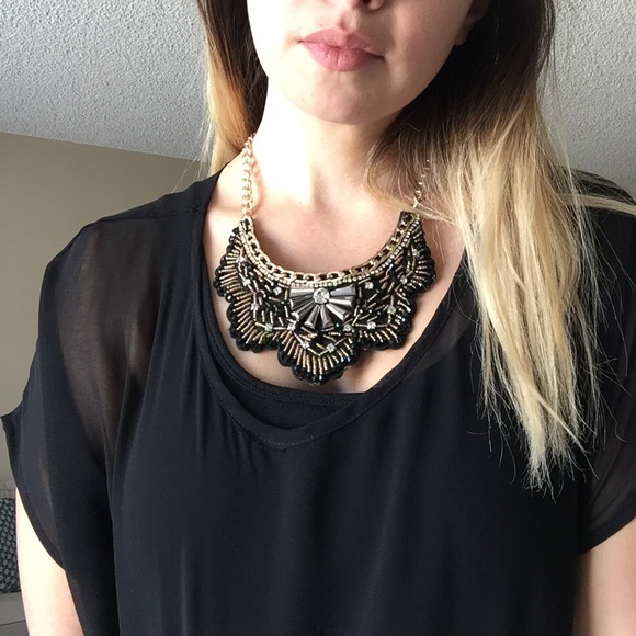 🔹Last🔹Vegan Leather Beaded Bib Necklace - Picture 3 of 4