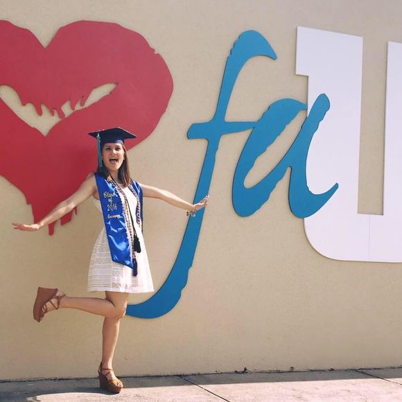 Meet your Posher, Kelly - Picture 2 of 5