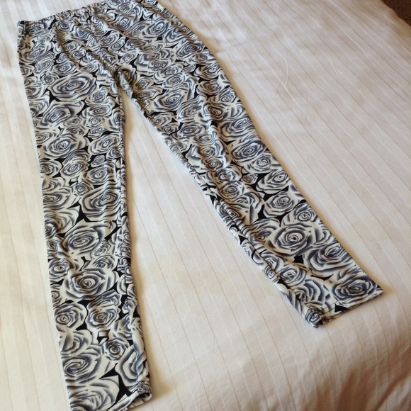 CARNIVAL FASHION BUNDLE PRINT LEGGINGS L JR - Picture 2 of 5