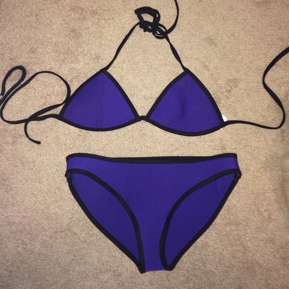 NEVER WORN purple triangle set - Picture 1 of 3