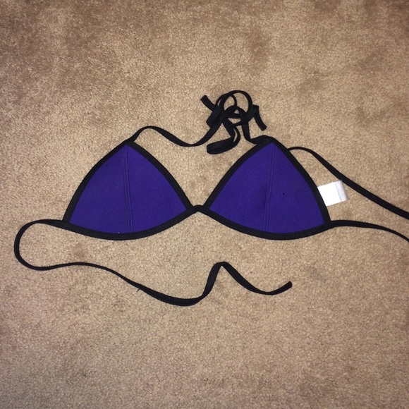 NEVER WORN purple triangle set - Picture 2 of 3