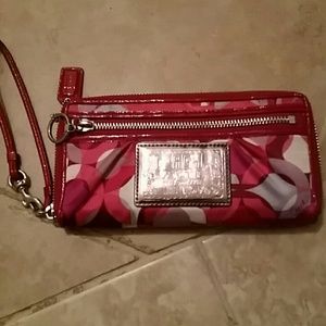 Coach Poppy wallet wristlet