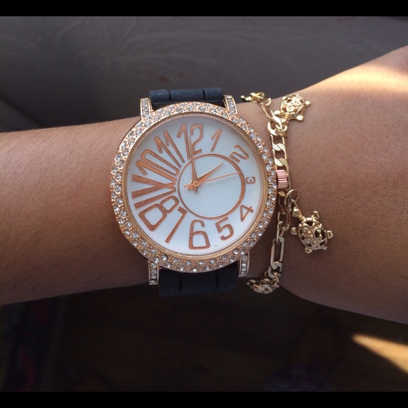 ✨Black Silicone Fashion Watch✨
