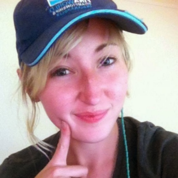 Meet your Posher, Laura - Picture 1 of 1