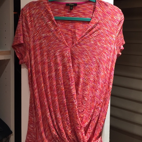 Pink/orange v-neck T-shirt size XL