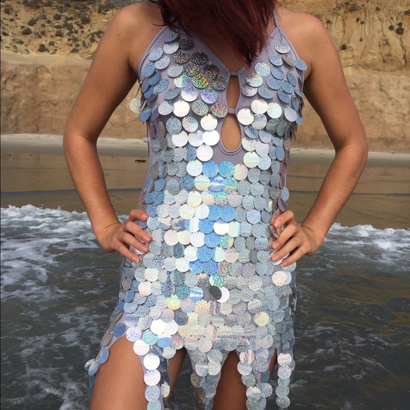 SOLD ✨SHIMMY SHIMMY DRESS 🐬