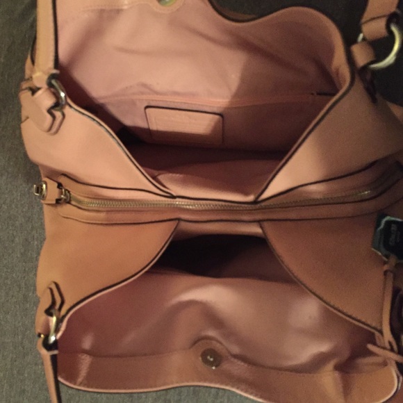 Coach Purse! - Picture 4 of 4