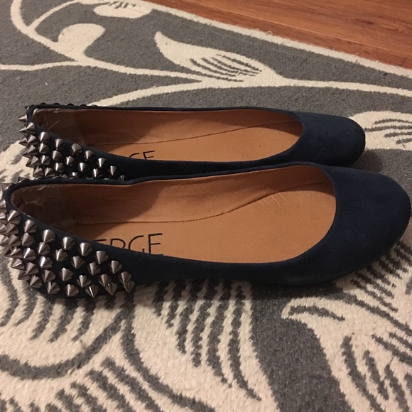 Cute spiked black flats