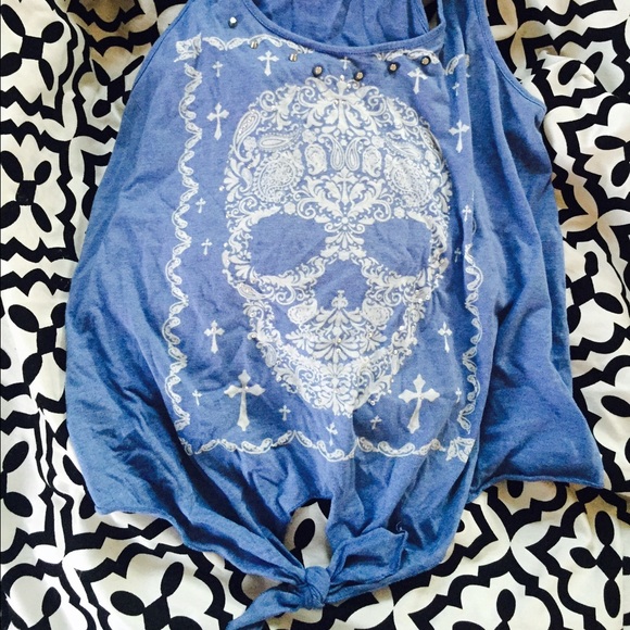 Skull tank top!!