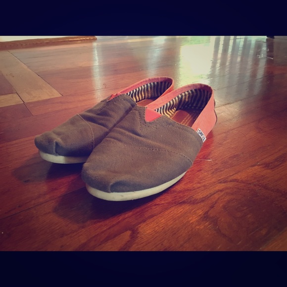 Toms Gray and Pink Shoes Women's Size 8.5