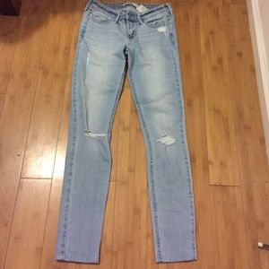 Hollister Light washed destroyed skinny jeans