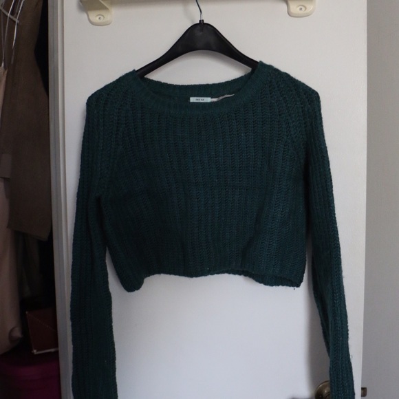 Forever 21 Cropped Cable Knit Sweater