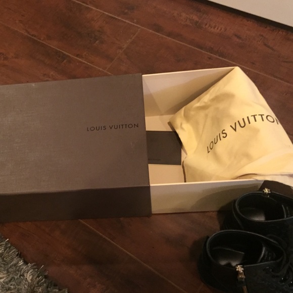 More photos of Louis vuttion sneakers! - Picture 3 of 4