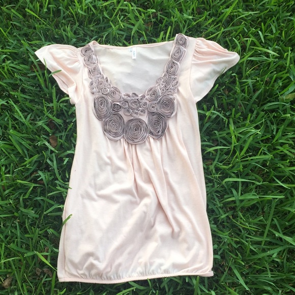light pink blouse - Picture 1 of 4