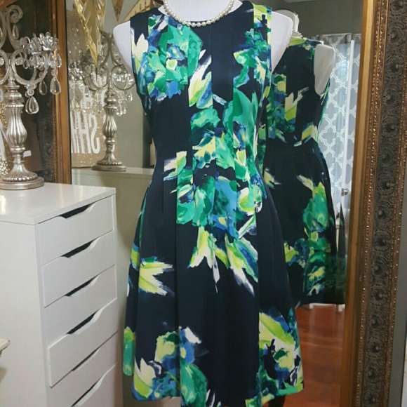 vince camuto green floral dress