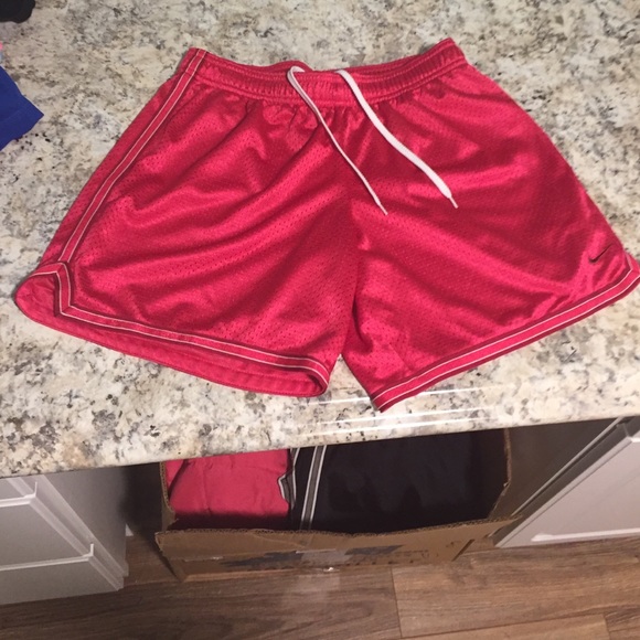 Girls pink soccer shorts - Picture 1 of 2