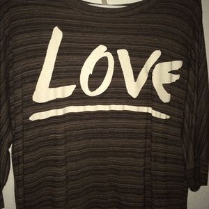 medium sleeve top