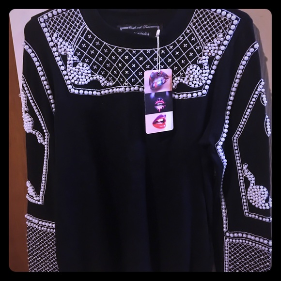 Women very pretty sweater with pearls. - Picture 1 of 2