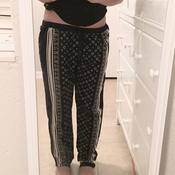 Chic Blk+White Silk Pants