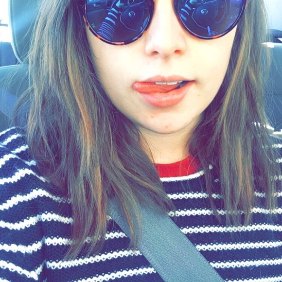 Meet your Posher, Amber - Picture 2 of 2