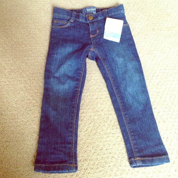 Like-new pair of old navy 2t skinny jeans