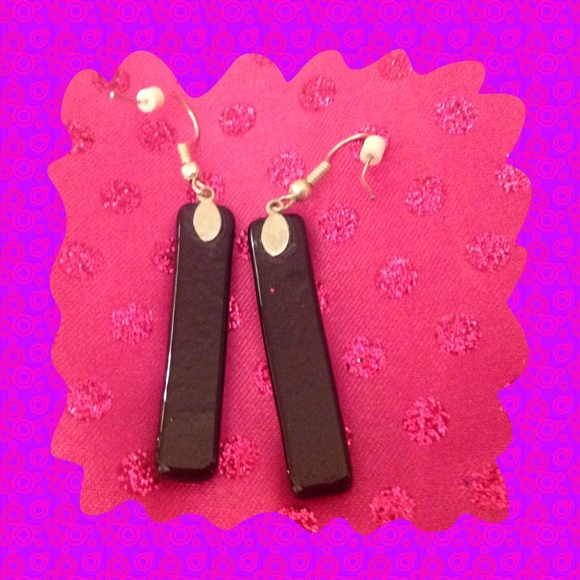 MULTI COLORED GLASS EARRINGS. - Picture 2 of 4