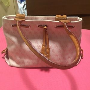 Dooney&bourke hand bag Dooney&bourke hand bag