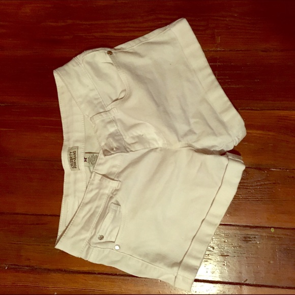 White shorts by Celebrity Pink - Picture 1 of 1