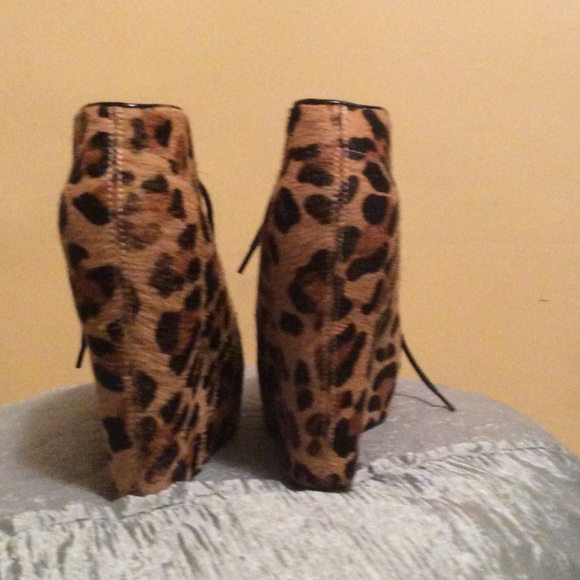 Leopard Shoes - Picture 3 of 3
