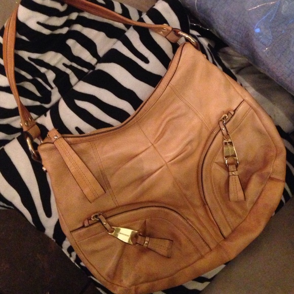 💖💌⬇️✂️Leather B.Makowsky tan purse.