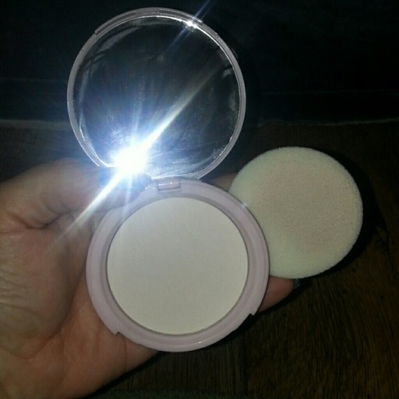 Too Faced Primed & Poreless Pressed Powder