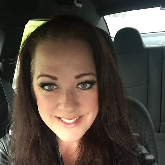 Meet your Posher, Katharine - Picture 1 of 1