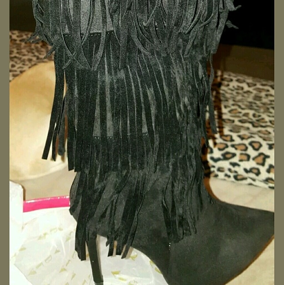 Beautiful zip up fringe suede boot SOLD