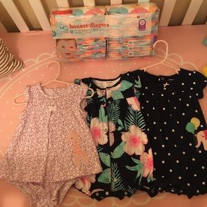 💕💕Carter's dress and 2 romper's 💕💕